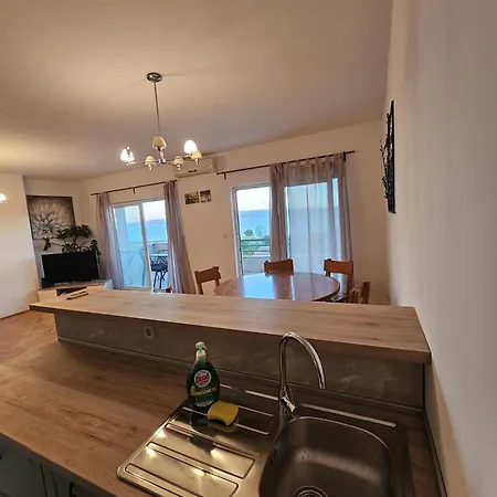 Apartamento Sea View Haven With Swimming Pool Split